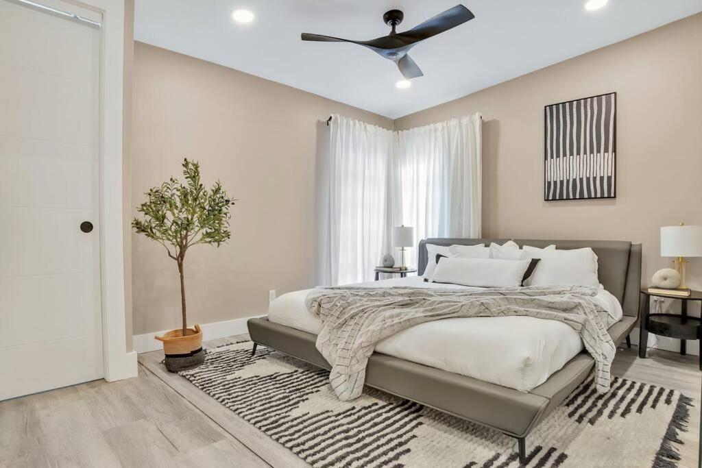 Stunning 2 Story Villa With Pool Fort Lauderdale Kültér fotó